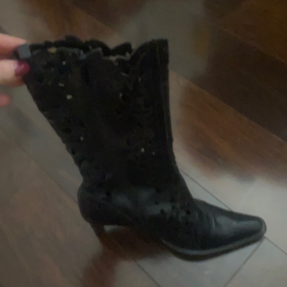 Beautiful size 37 Italian leather black cutout over ankle boot
